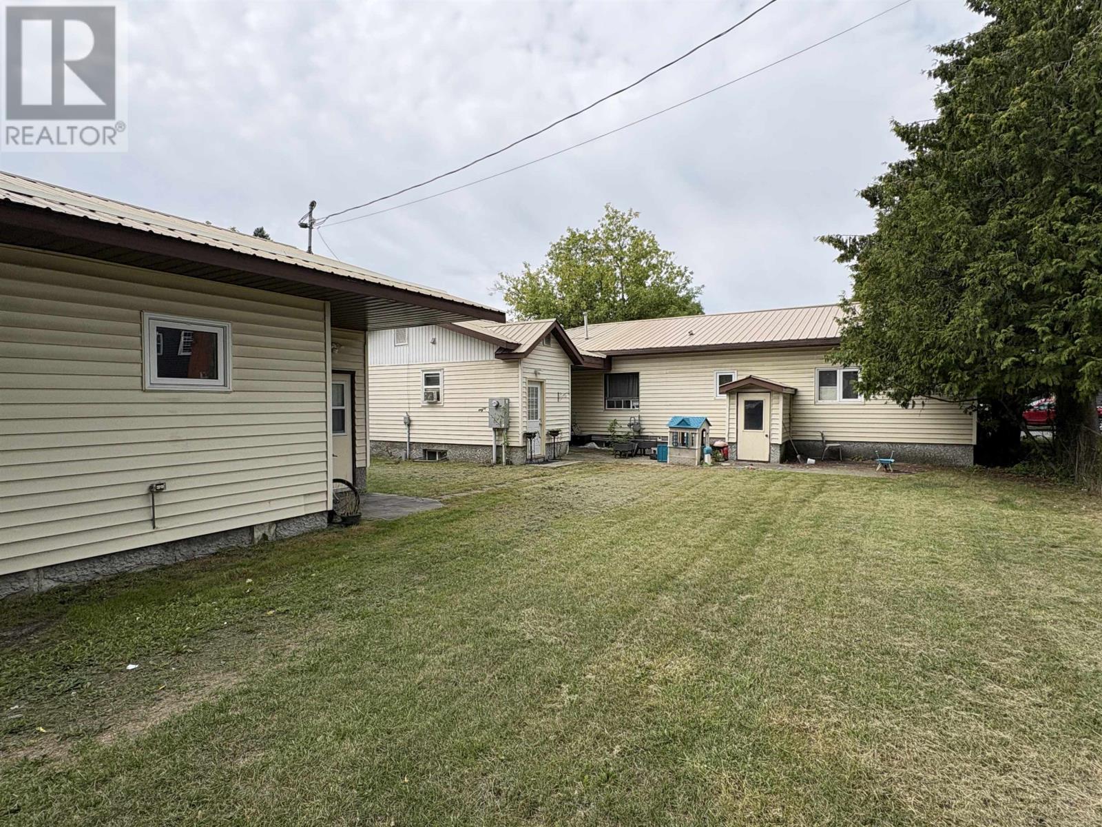 160-166 Third St W, Fort Frances, Ontario  P9A 3A3 - Photo 5 - TB2602495