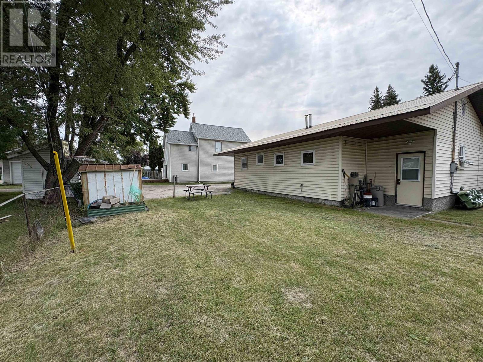 160-166 Third St W, Fort Frances, Ontario  P9A 3A3 - Photo 6 - TB2602495