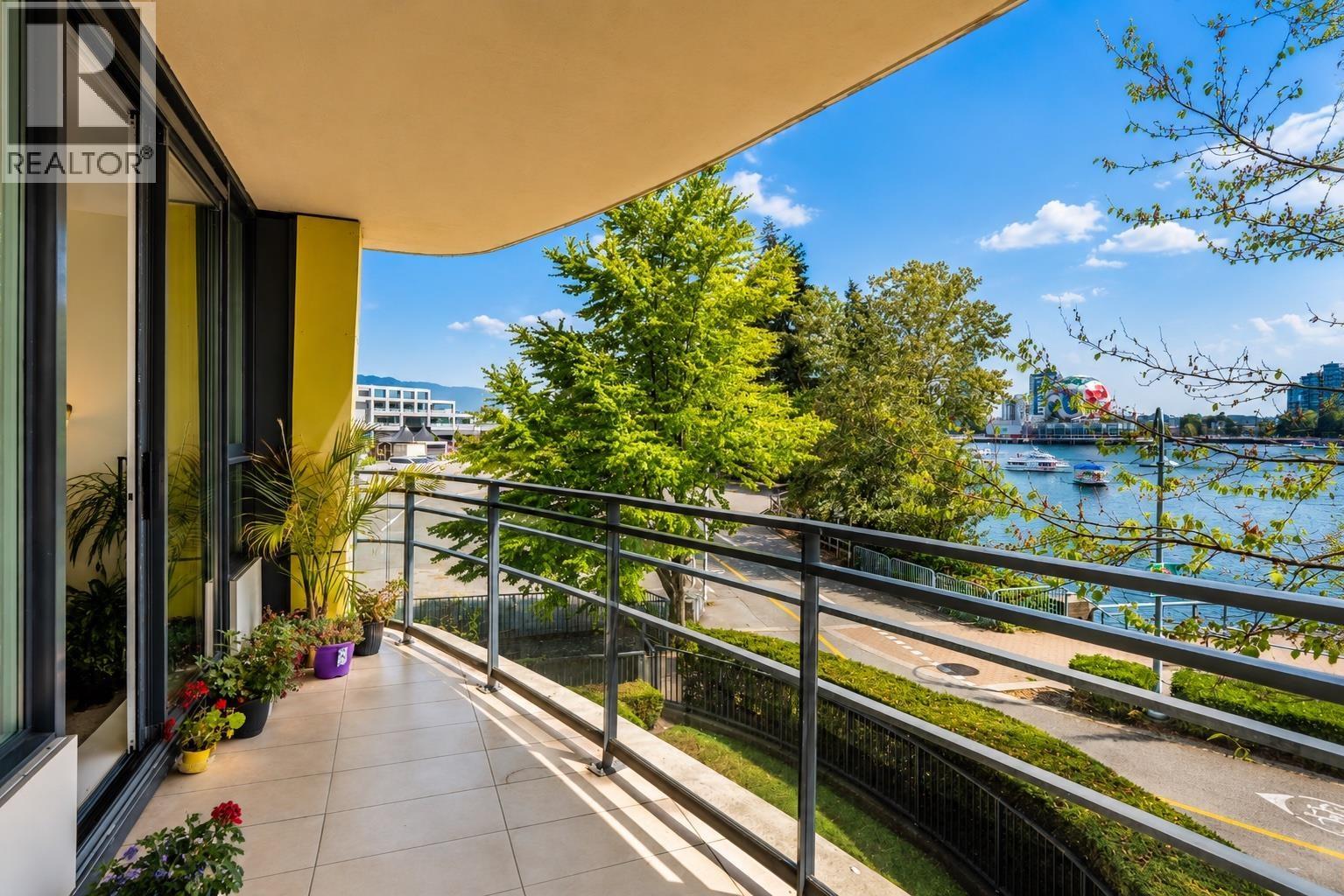 200 9 Smithe Mews, Vancouver, British Columbia V6B 0B6 - Photo 23 - R3158129