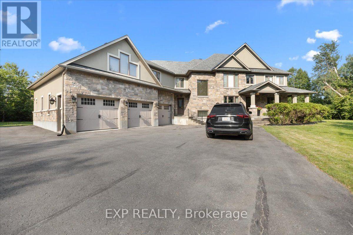 130 IRONSTONE COURT, Ottawa, Ontario