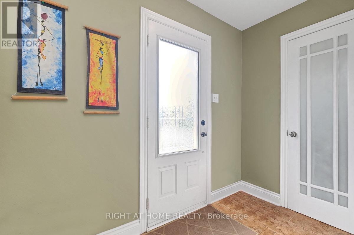 1736 Stoneboat Crescent, Ottawa, Ontario  K1C 1W8 - Photo 2 - X13710474