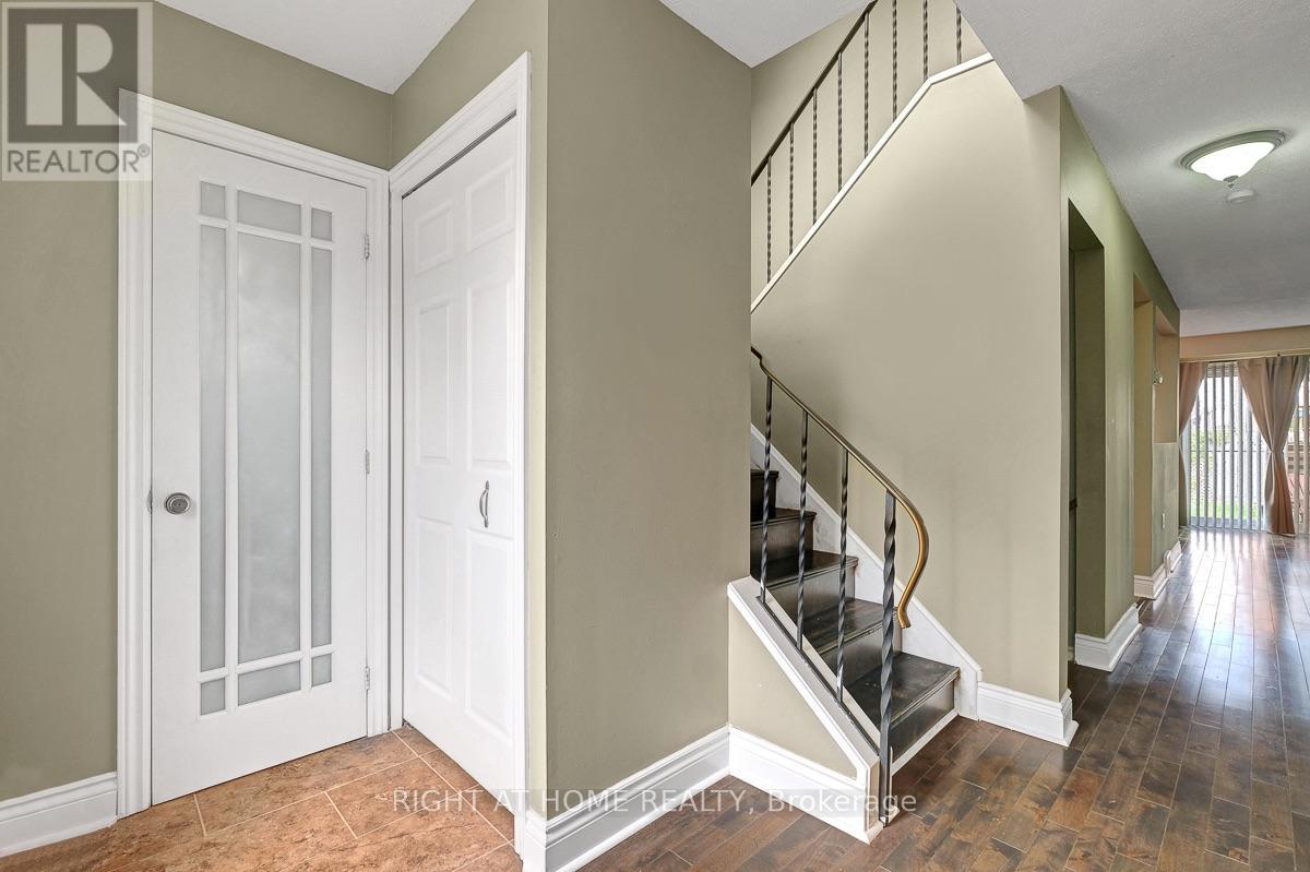 1736 Stoneboat Crescent, Ottawa, Ontario  K1C 1W8 - Photo 3 - X13710474