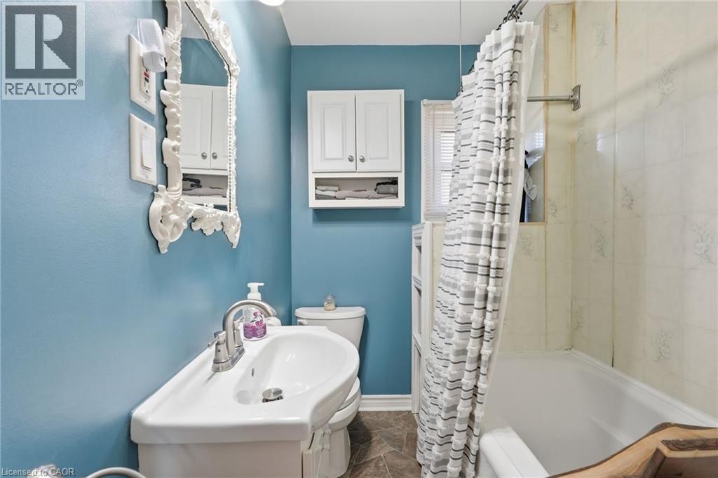 224 Balsam Avenue S, Hamilton, Ontario  L8M 3C1 - Photo 21 - 40823013