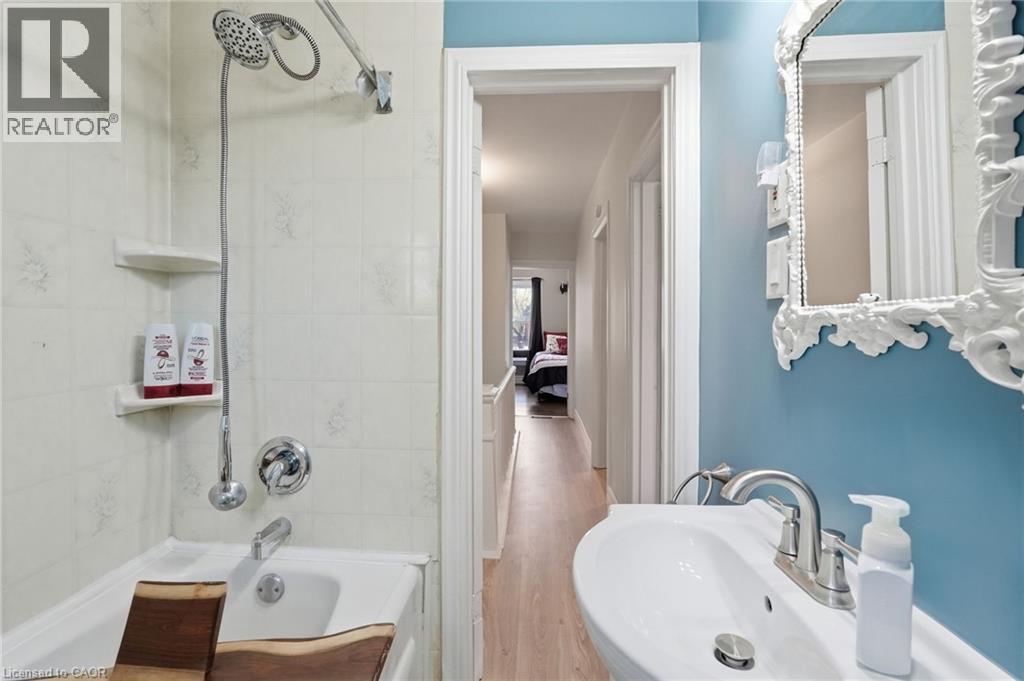 224 Balsam Avenue S, Hamilton, Ontario  L8M 3C1 - Photo 23 - 40823013