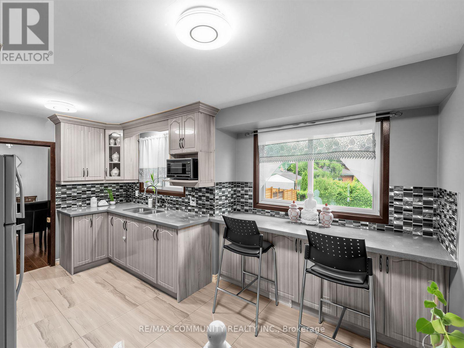 1397 Charles Drive, Burlington, Ontario  L7P 2C8 - Photo 18 - W13660956