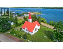 <div class="price">$279,000</div> 13968 Highway 6<br>Wallace, Nova Scotia<br>
