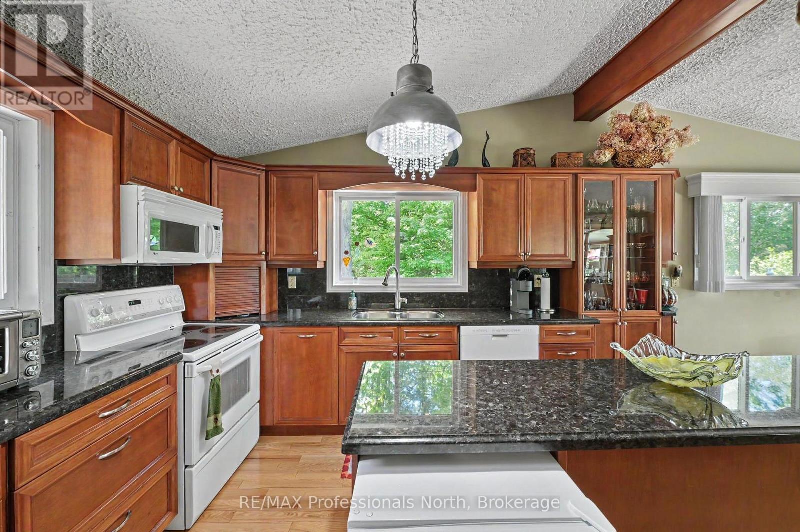1015 Kelson Road, Minden Hills, Ontario  K0M 2K0 - Photo 8 - X13710442