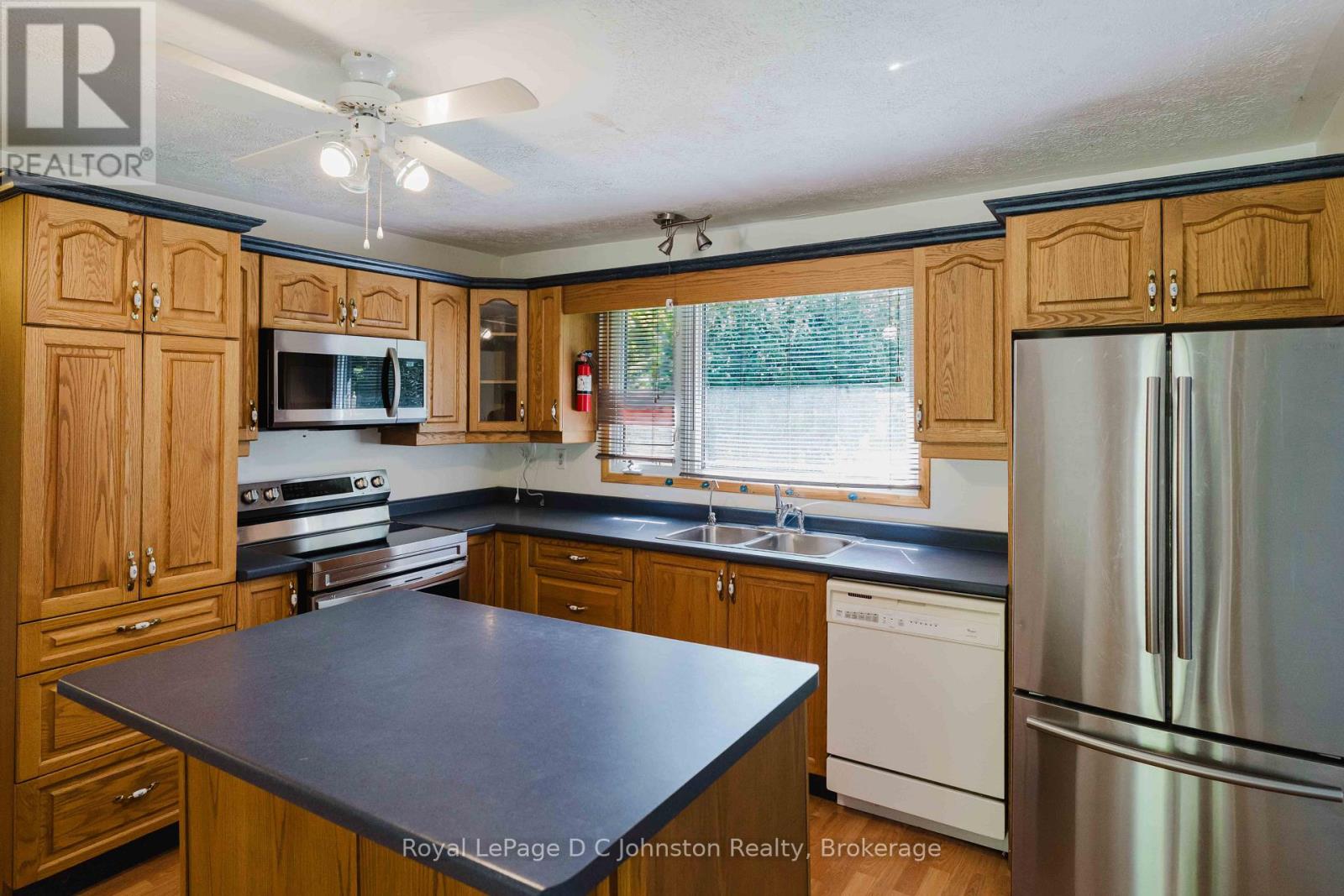 25 Avele Road, South Bruce Peninsula, Ontario  N0H 2T0 - Photo 14 - X13710554