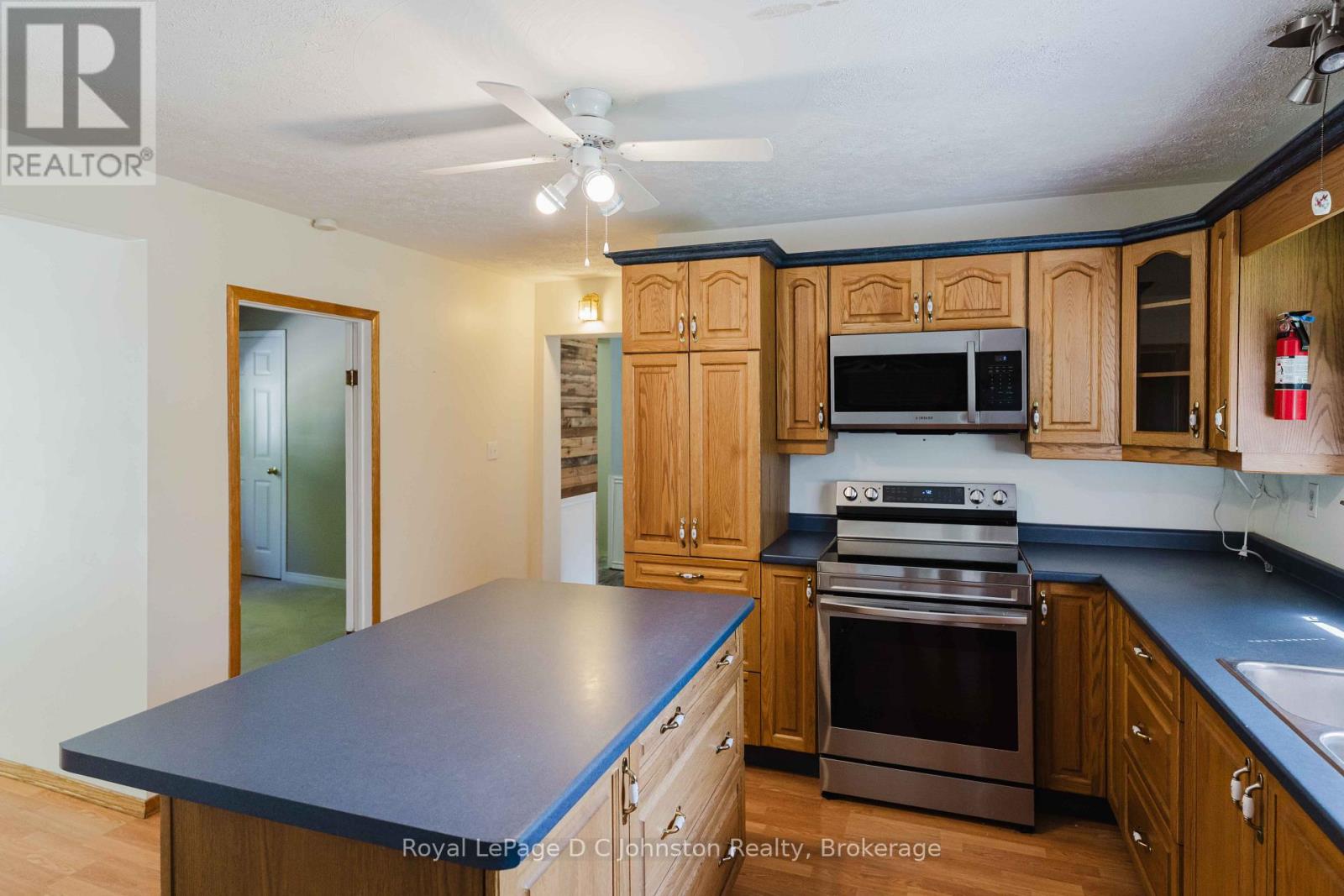 25 Avele Road, South Bruce Peninsula, Ontario  N0H 2T0 - Photo 16 - X13710554