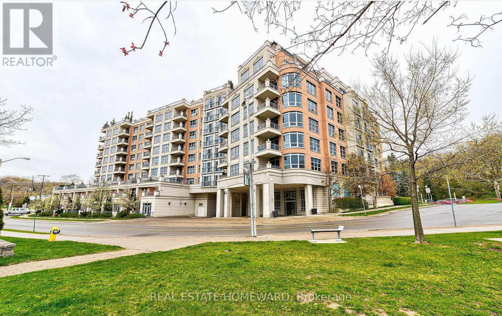 206 - 10 OLD YORK MILLS ROAD, Toronto, Ontario