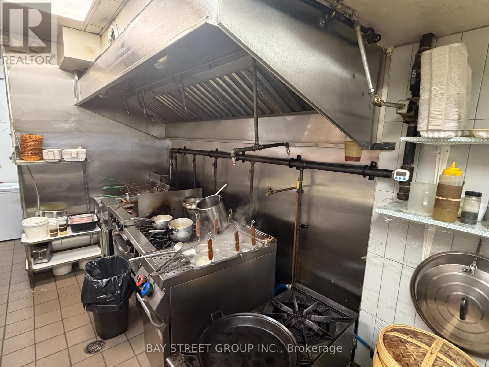 185 Dundas Street W, Toronto, Ontario  M5G 1C7 - Photo 4 - C13710500