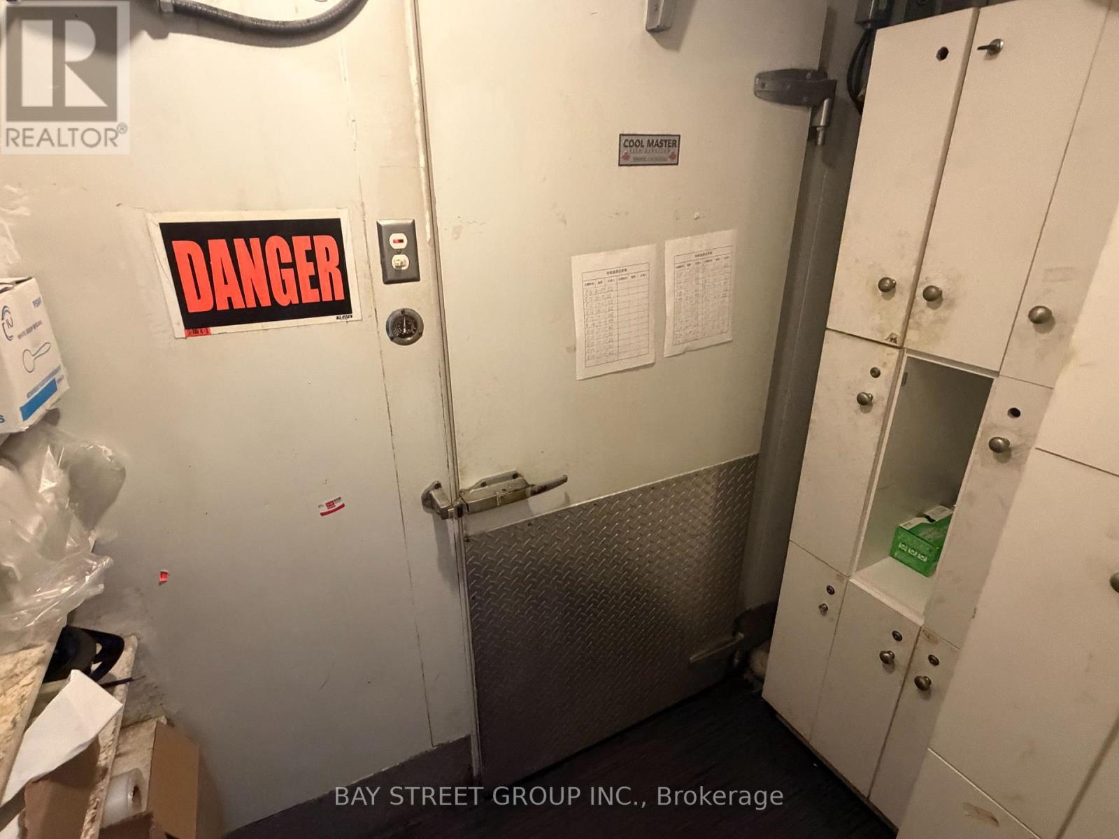 185 Dundas Street W, Toronto, Ontario  M5G 1C7 - Photo 6 - C13710500