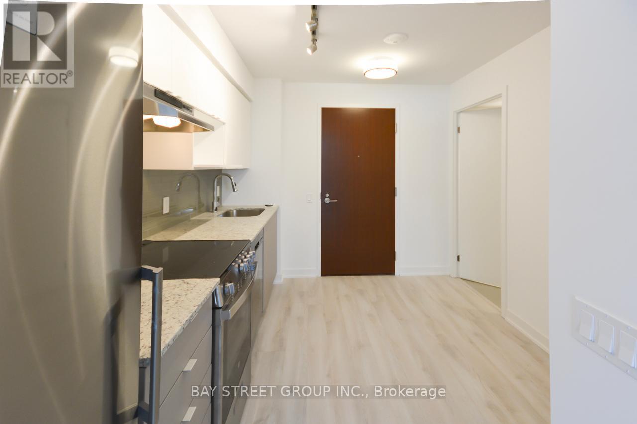 1010 - 120 Varna Drive, Toronto, Ontario M6A 0B3 - Photo 11 - C13710546