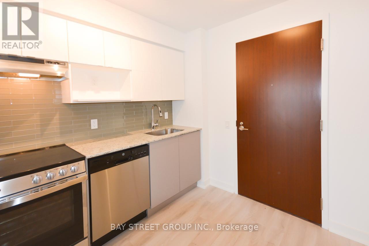1010 - 120 Varna Drive, Toronto, Ontario M6A 0B3 - Photo 13 - C13710546