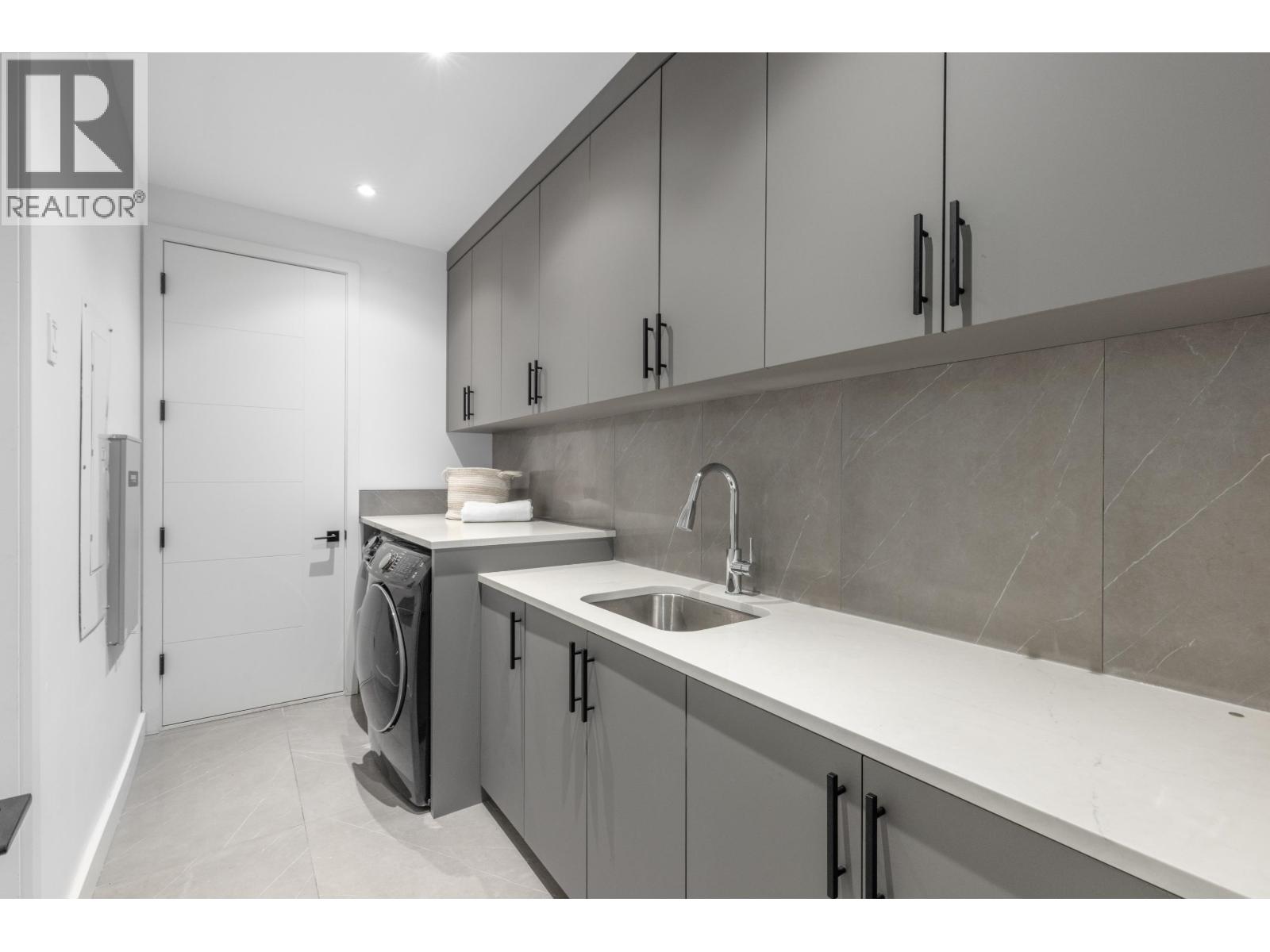976 Melbourne Avenue, North Vancouver, British Columbia  V7R 1N9 - Photo 22 - R3113565
