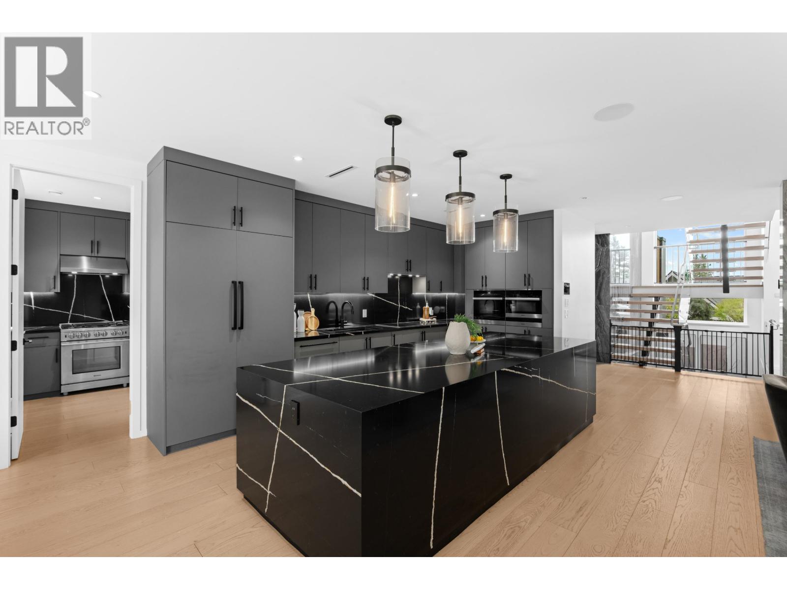 976 Melbourne Avenue, North Vancouver, British Columbia  V7R 1N9 - Photo 6 - R3113565