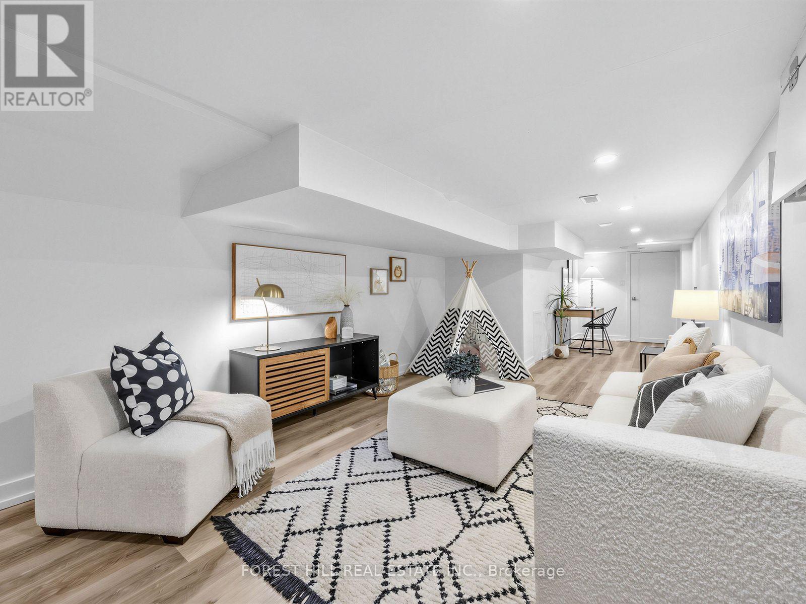 2375 Gerrard Street E, Toronto, Ontario  M4E 2E7 - Photo 19 - E13710370
