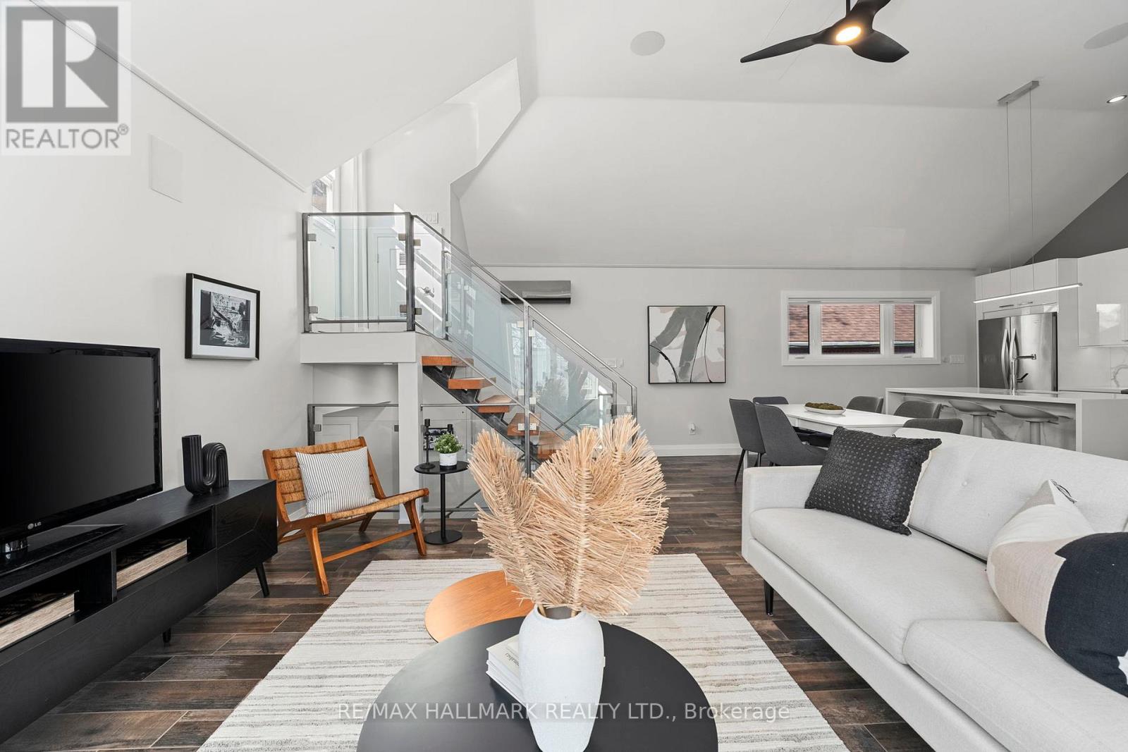 272 King Edward Avenue, Toronto, Ontario  M4C 0A8 - Photo 10 - E13710422