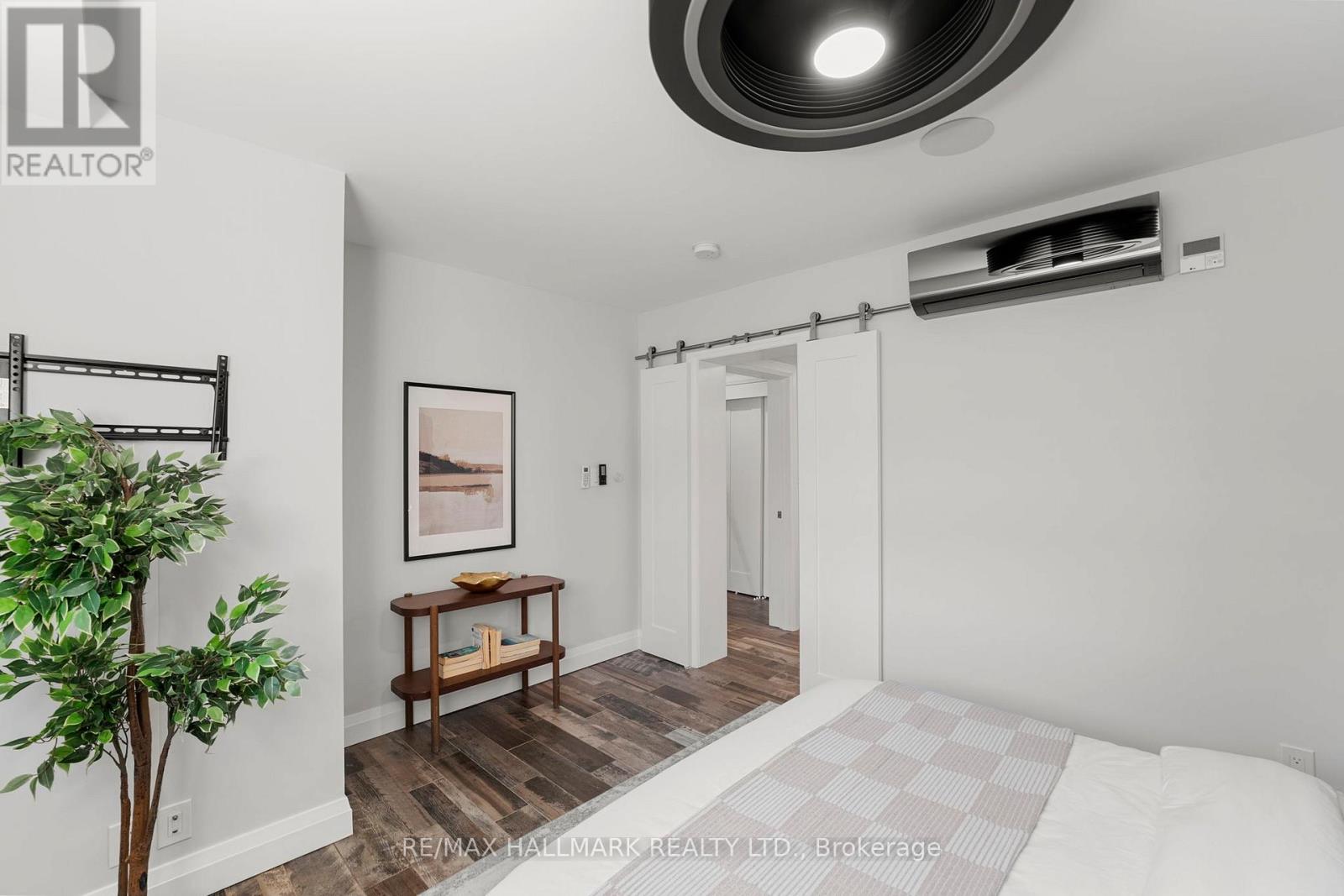 272 King Edward Avenue, Toronto, Ontario  M4C 0A8 - Photo 17 - E13710422