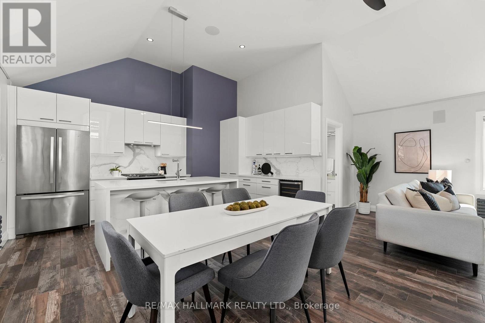 272 King Edward Avenue, Toronto, Ontario  M4C 0A8 - Photo 2 - E13710422