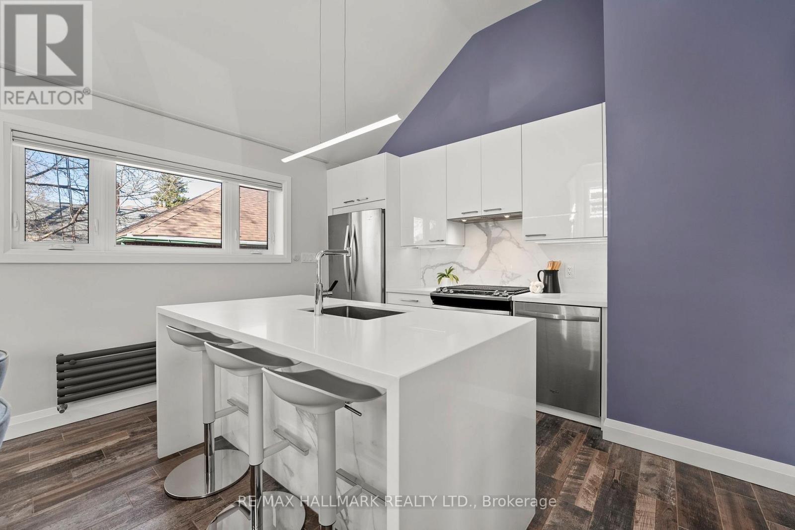 272 King Edward Avenue, Toronto, Ontario  M4C 0A8 - Photo 4 - E13710422