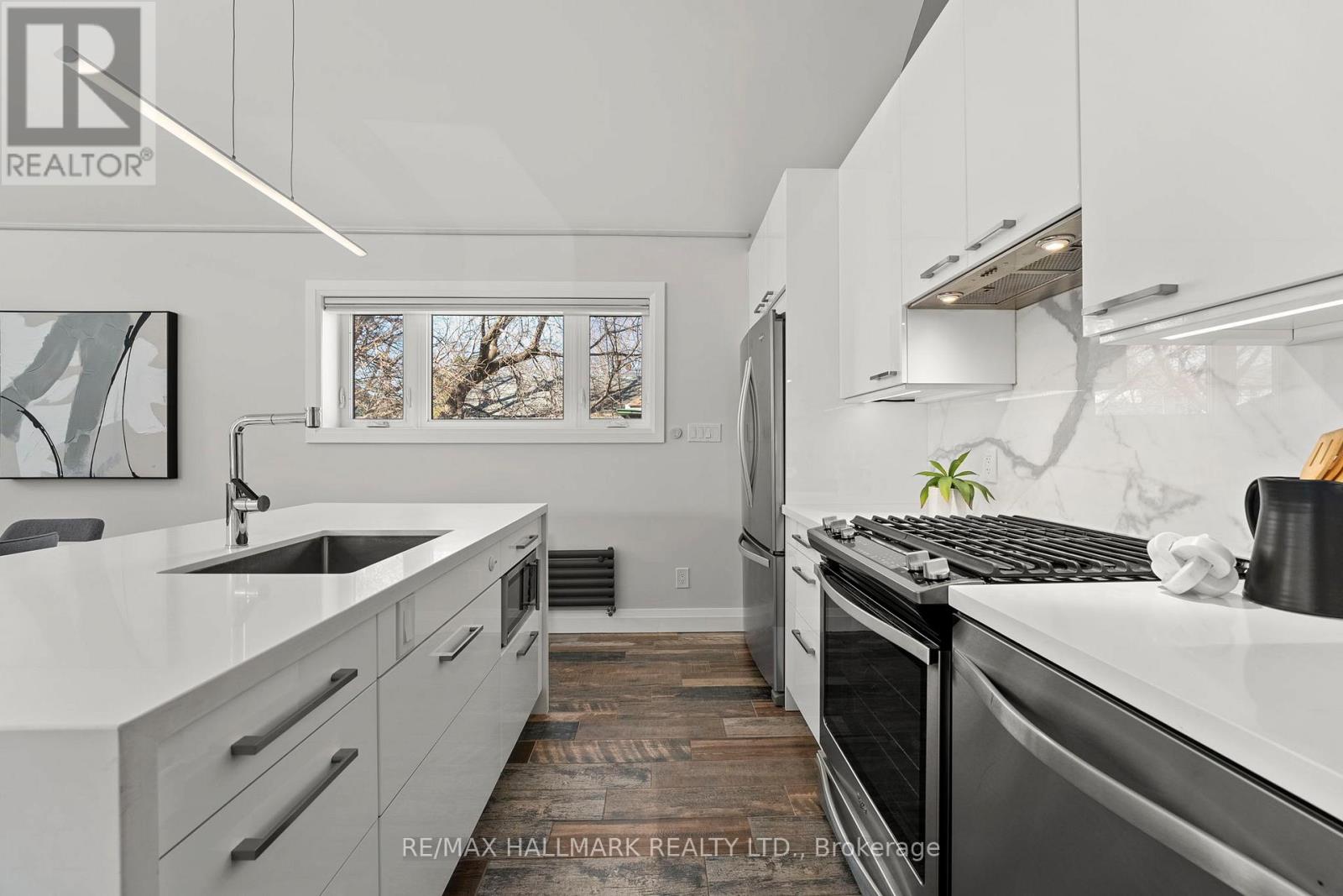 272 King Edward Avenue, Toronto, Ontario  M4C 0A8 - Photo 5 - E13710422