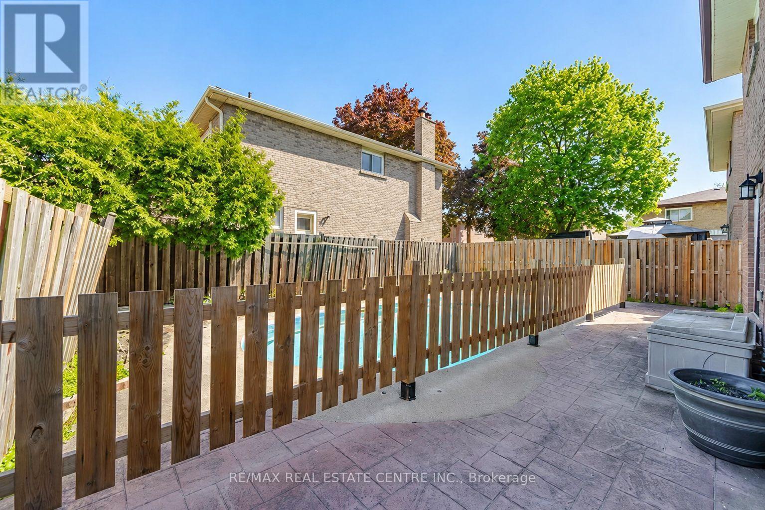53 Farmhill Court, Toronto, Ontario  M1B 2M1 - Photo 19 - E13710484