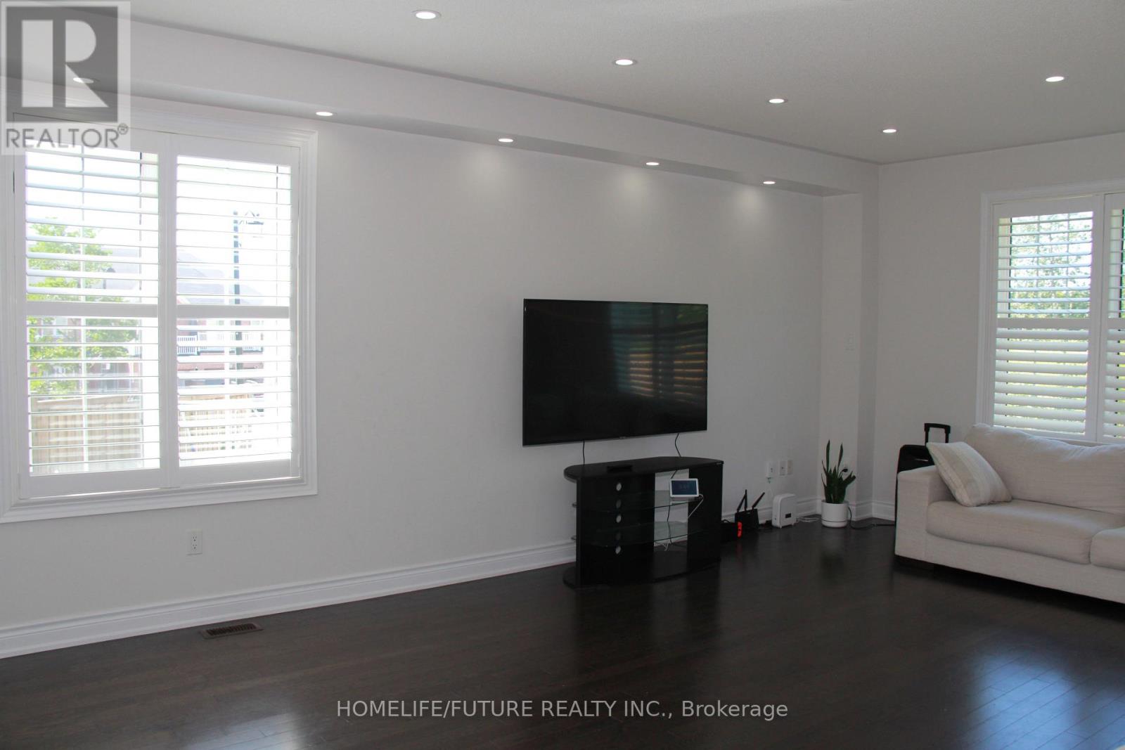 Main & 2nd - 52 Mac Frost Way, Toronto, Ontario  M1X 0C5 - Photo 6 - E13710564