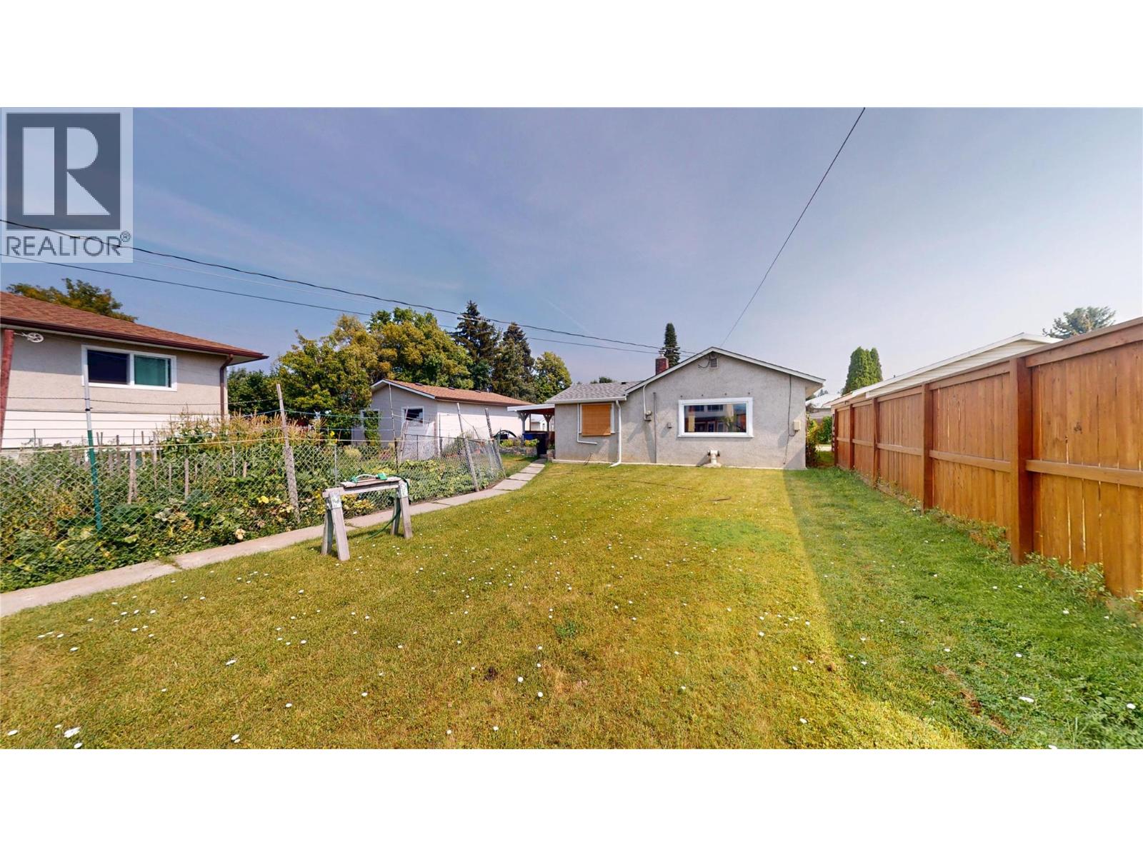 10 14th Avenue S, Cranbrook, British Columbia  V1C 2W8 - Photo 4 - 10398511