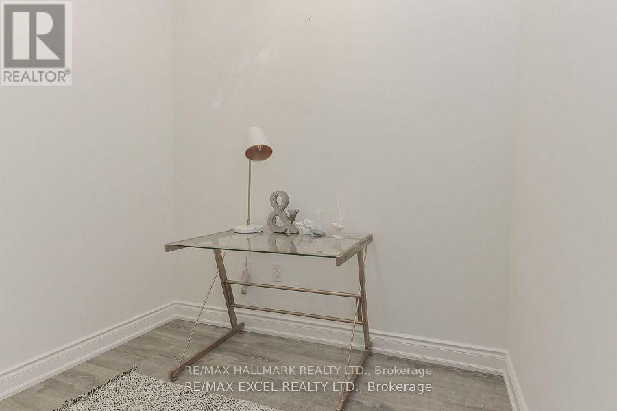 1011 - 9618 Yonge Street, Richmond Hill (North Richvale), Ontario  L4C 0X5 - Photo 9 - N13710382
