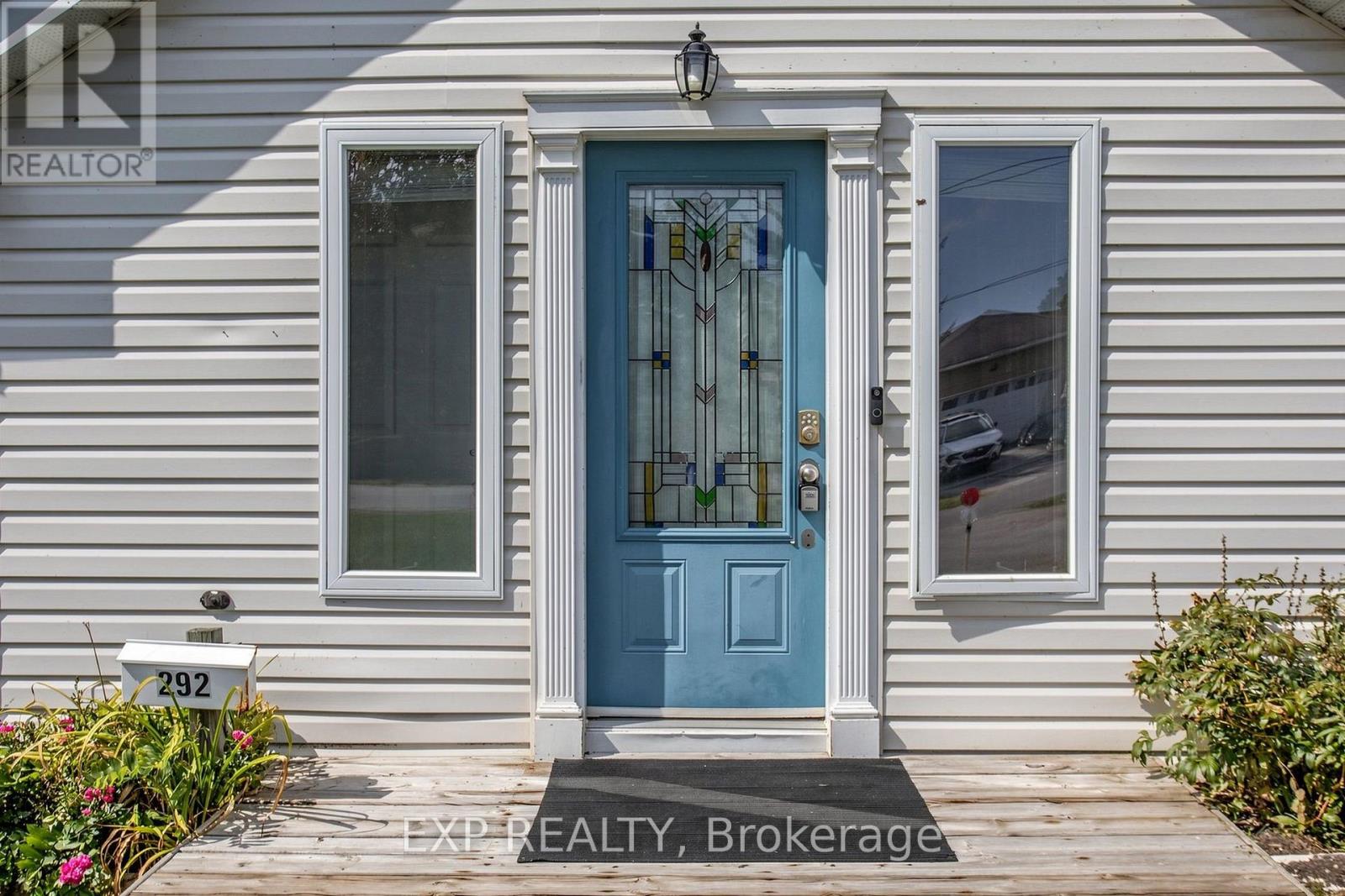 292 Hollywood Drive, Georgina, Ontario  L4P 2Z8 - Photo 3 - N13710412