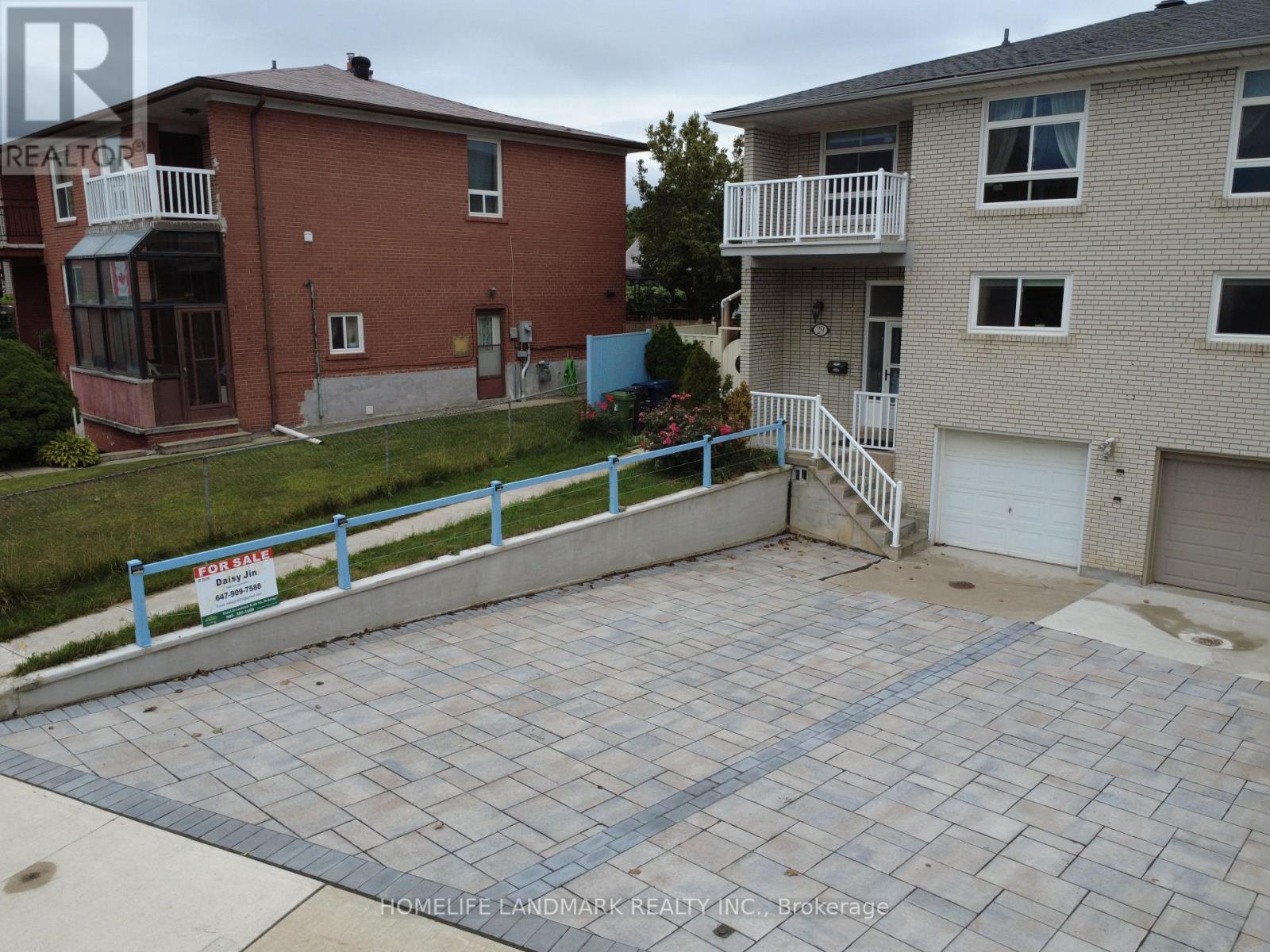 29 TILLPLAIN ROAD, Toronto, Ontario
