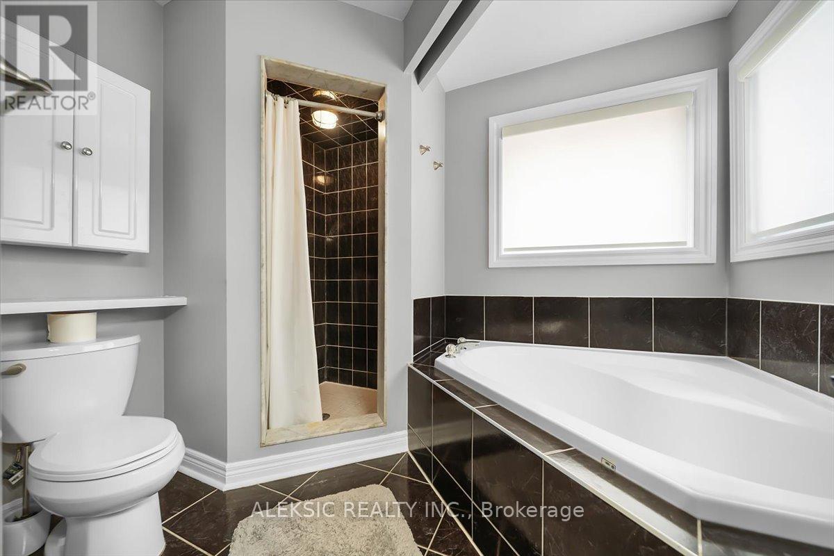 33 Hillpath Crescent, Brampton, Ontario L6Z 4T7 - Photo 28 - W13646328