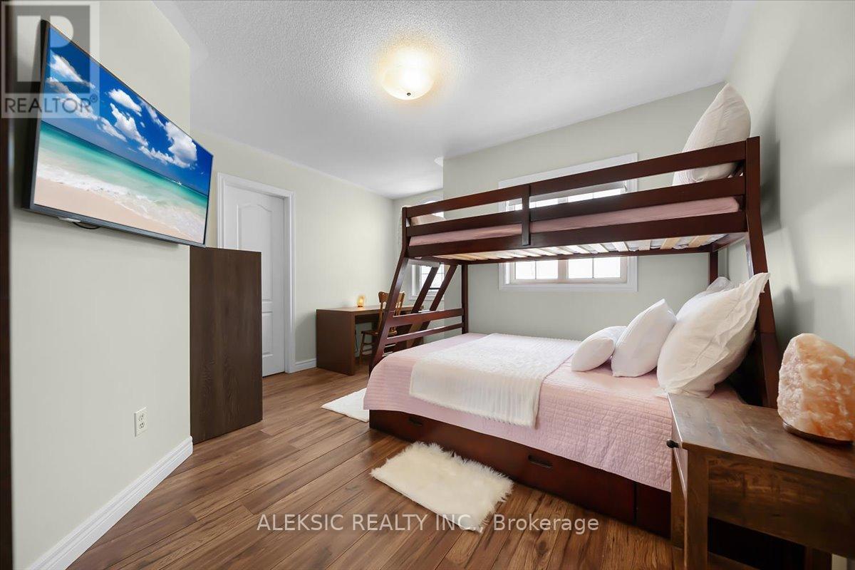 33 Hillpath Crescent, Brampton, Ontario L6Z 4T7 - Photo 36 - W13646328