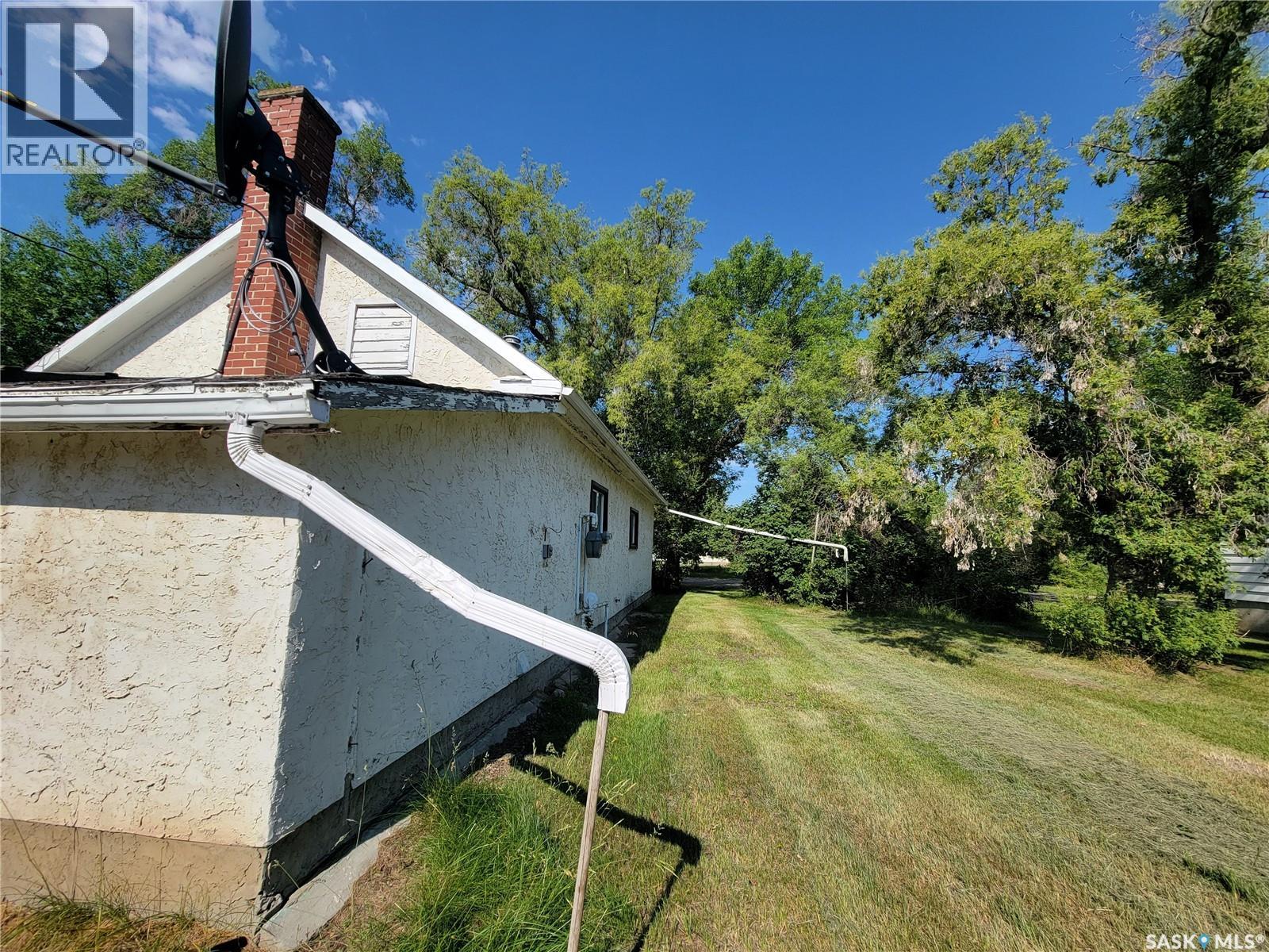 202 Irvine Street, Cut Knife, Saskatchewan  S0M 0N0 - Photo 3 - SK046572