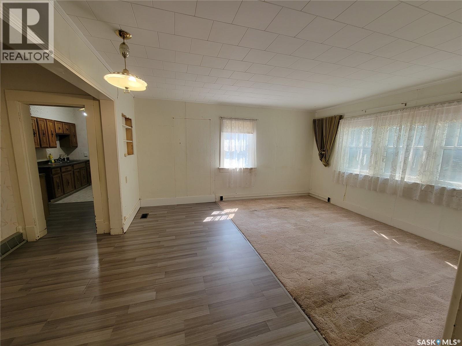 202 Irvine Street, Cut Knife, Saskatchewan  S0M 0N0 - Photo 6 - SK046572