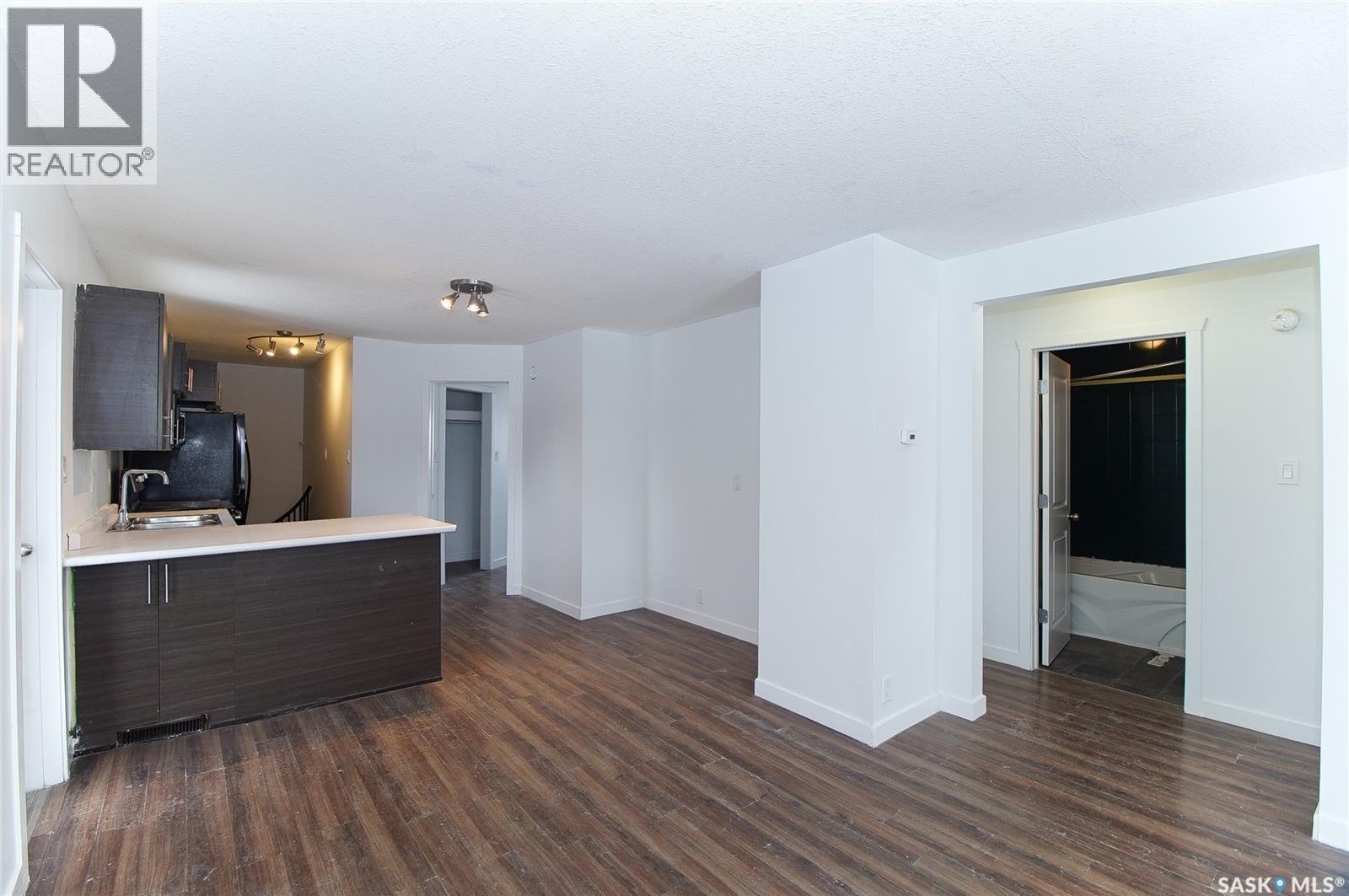 1400 Rothwell Street, Regina, Saskatchewan  S4N 2B3 - Photo 2 - SK046516