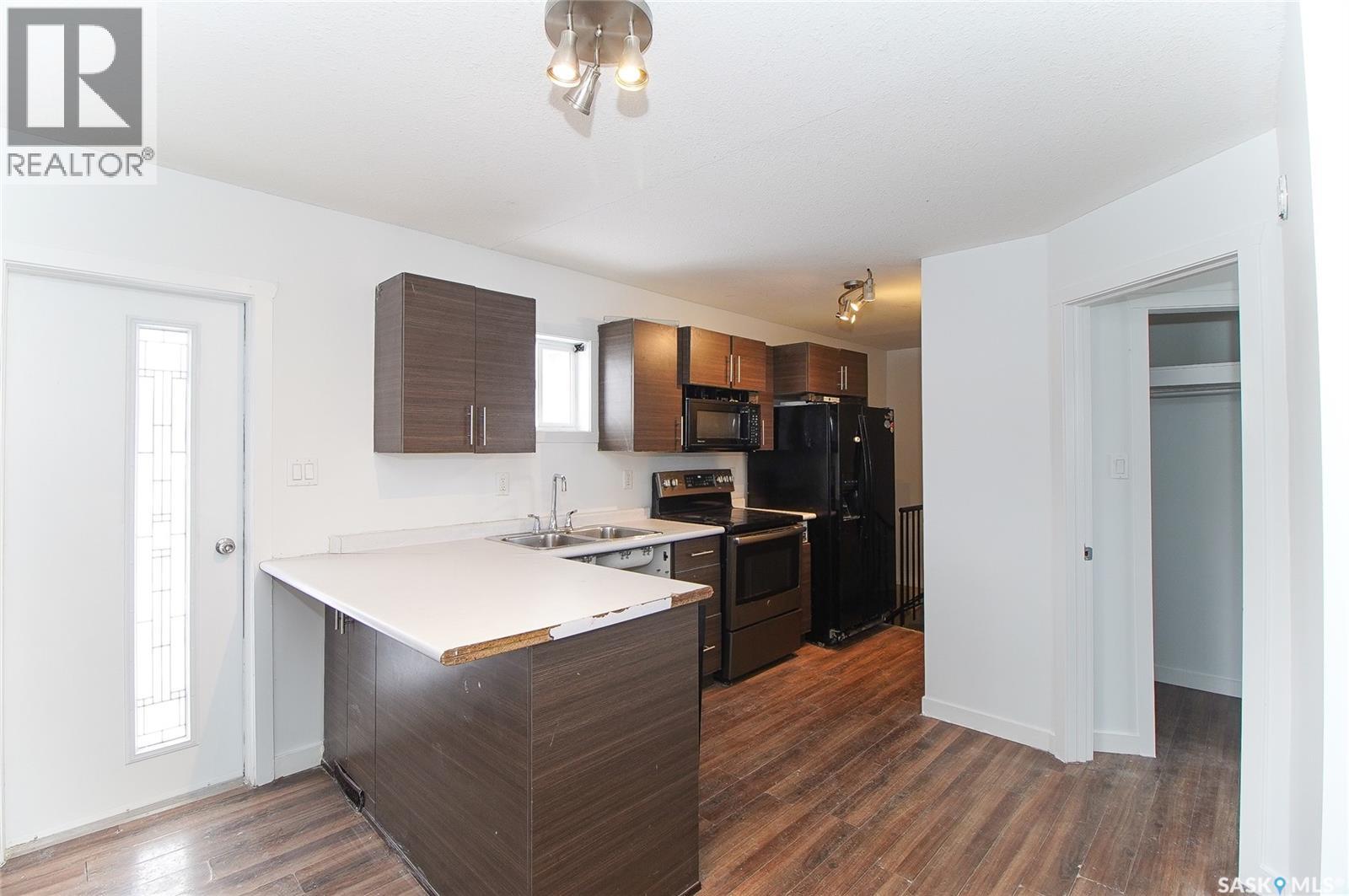 1400 Rothwell Street, Regina, Saskatchewan  S4N 2B3 - Photo 3 - SK046516