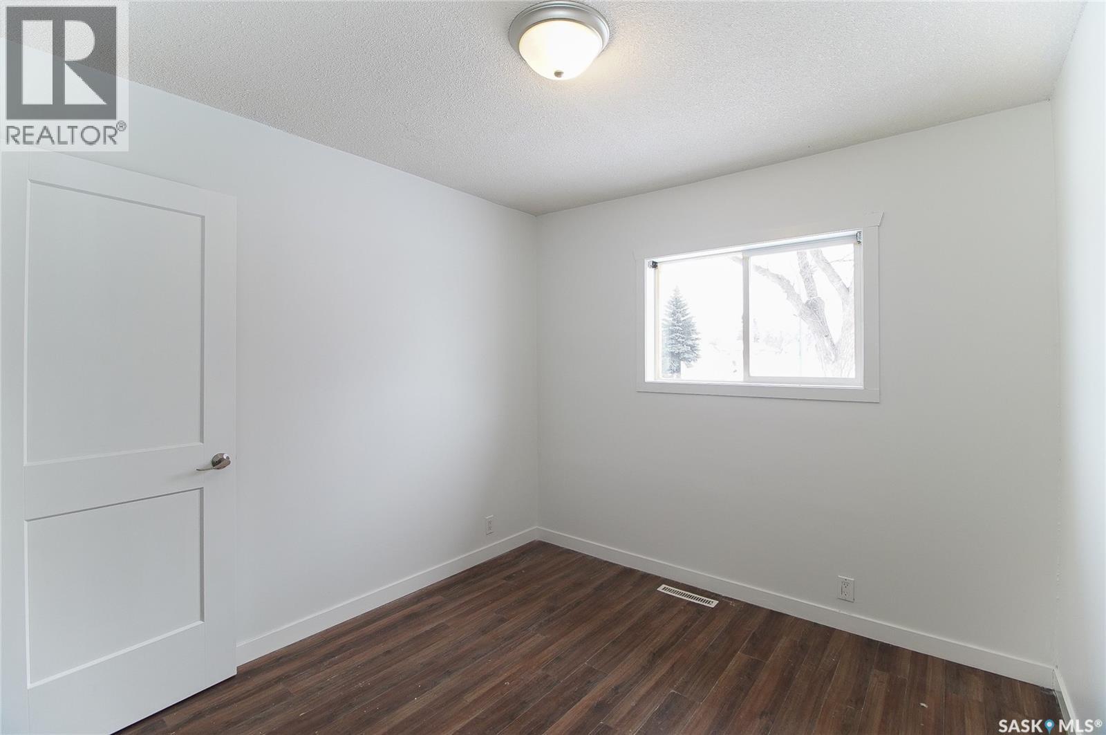 1400 Rothwell Street, Regina, Saskatchewan  S4N 2B3 - Photo 5 - SK046516
