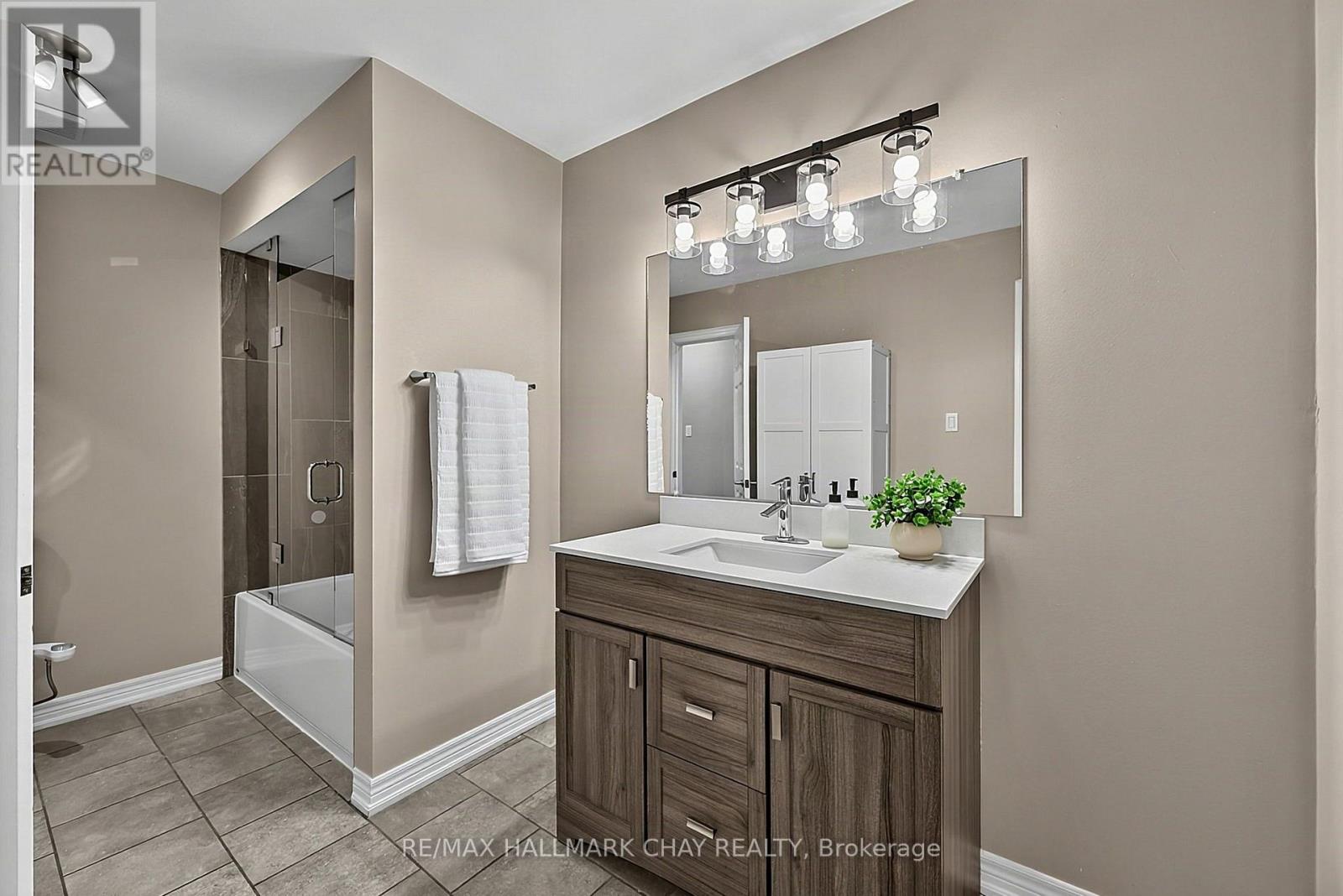 109 Noble Drive, Bradford West Gwillimbury, Ontario  L3Z 3B5 - Photo 18 - N13710496