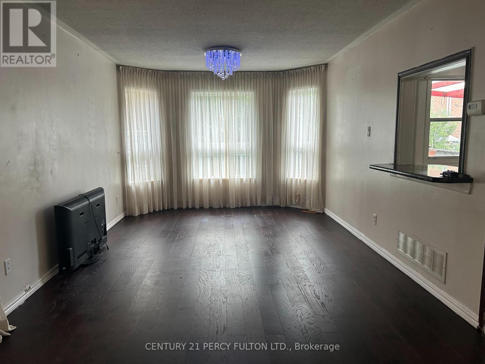 13 Purdy Crescent, Toronto, Ontario  M9N 3X8 - Photo 3 - W13710394