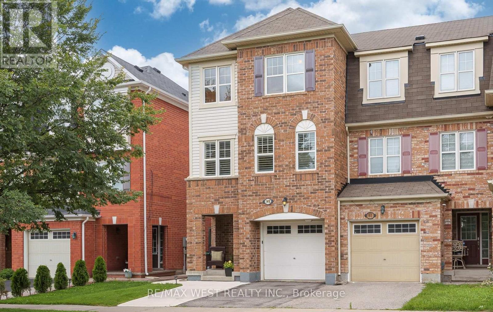 95 Mccleave Crescent, Brampton (Fletcher's West), Ontario  L6Y 4Y9 - Photo 2 - W13710482