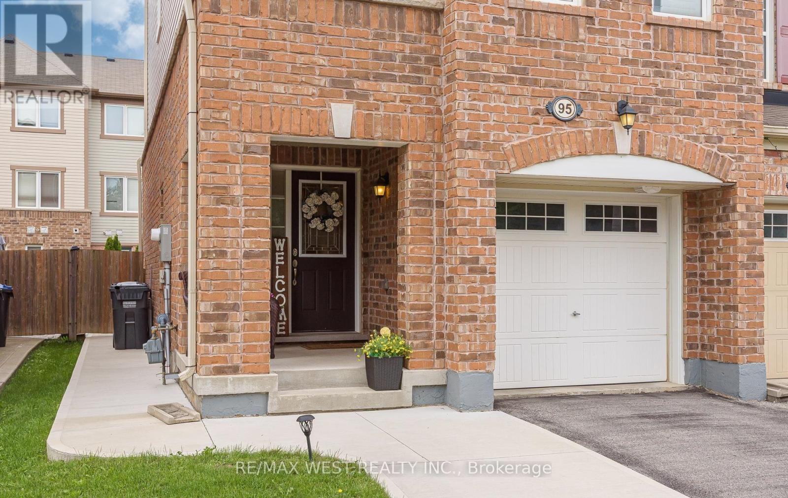 95 Mccleave Crescent, Brampton (Fletcher's West), Ontario  L6Y 4Y9 - Photo 3 - W13710482