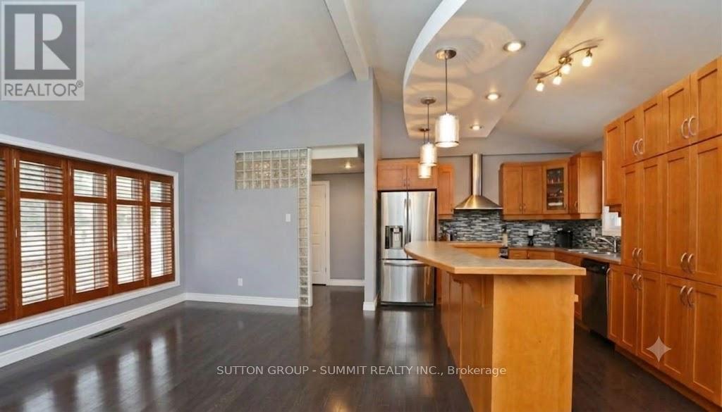 1065 Bomorda Drive, Oakville, Ontario  L6H 1Y3 - Photo 5 - W13710494