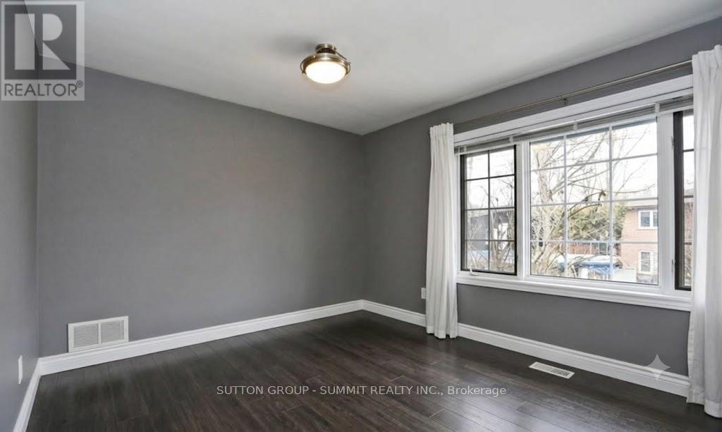 1065 Bomorda Drive, Oakville, Ontario  L6H 1Y3 - Photo 6 - W13710494