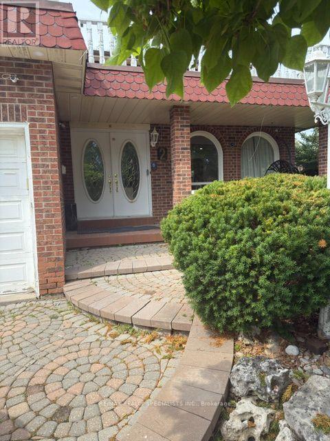 (MAIN & UPPER) - 2 PEPPERWOOD PLACE, Brampton, Ontario