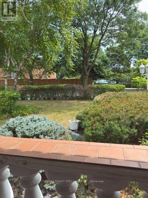 (Main & Upper) - 2 Pepperwood Place, Brampton, Ontario  L6S 3R9 - Photo 3 - W13710522
