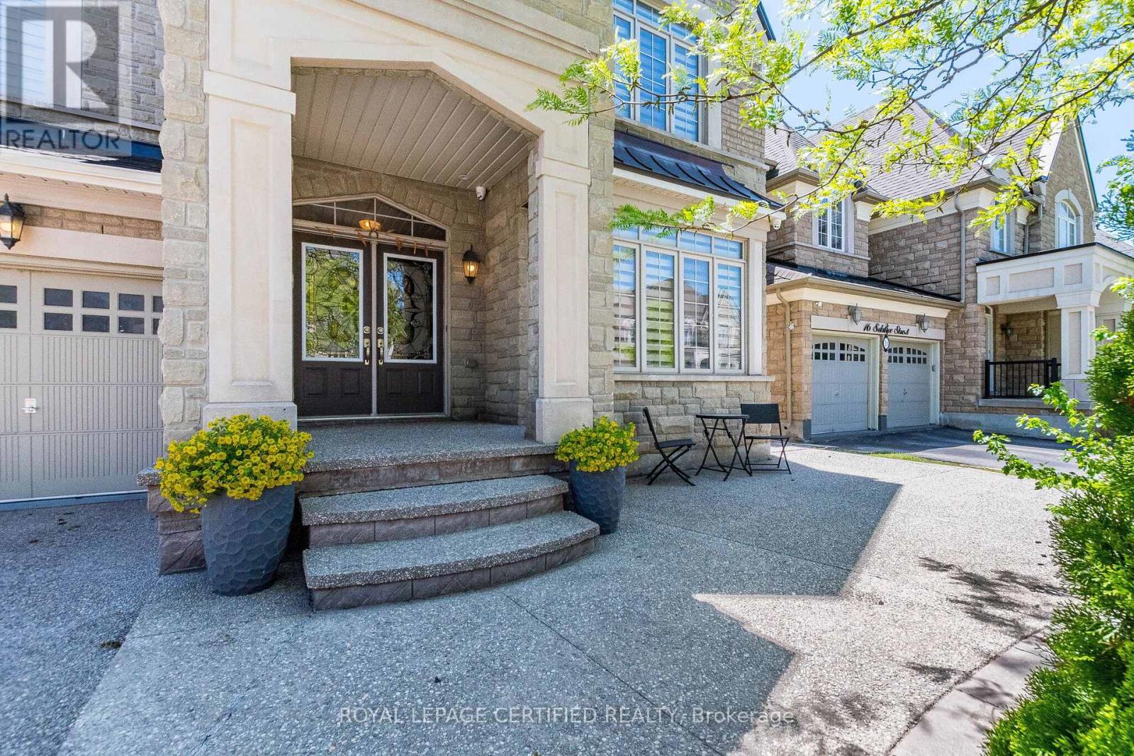 14 Solstice Street, Brampton, Ontario  L6P 3T5 - Photo 3 - W13710538