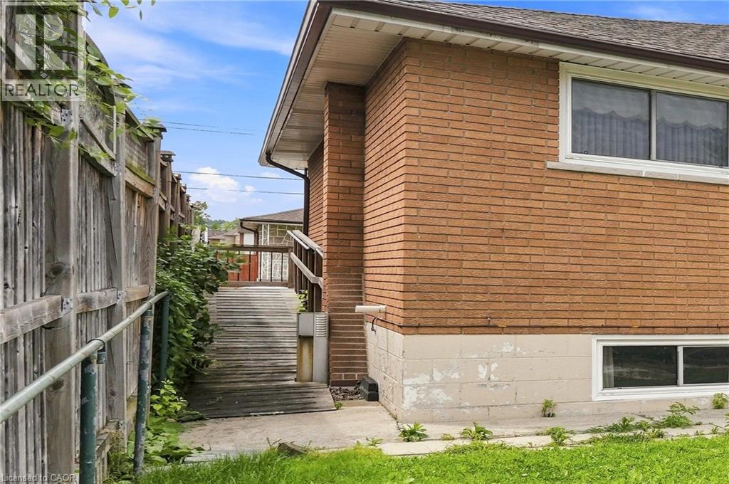 7 Duchess Court, Hamilton, Ontario  L8E 1A4 - Photo 46 - 40857620