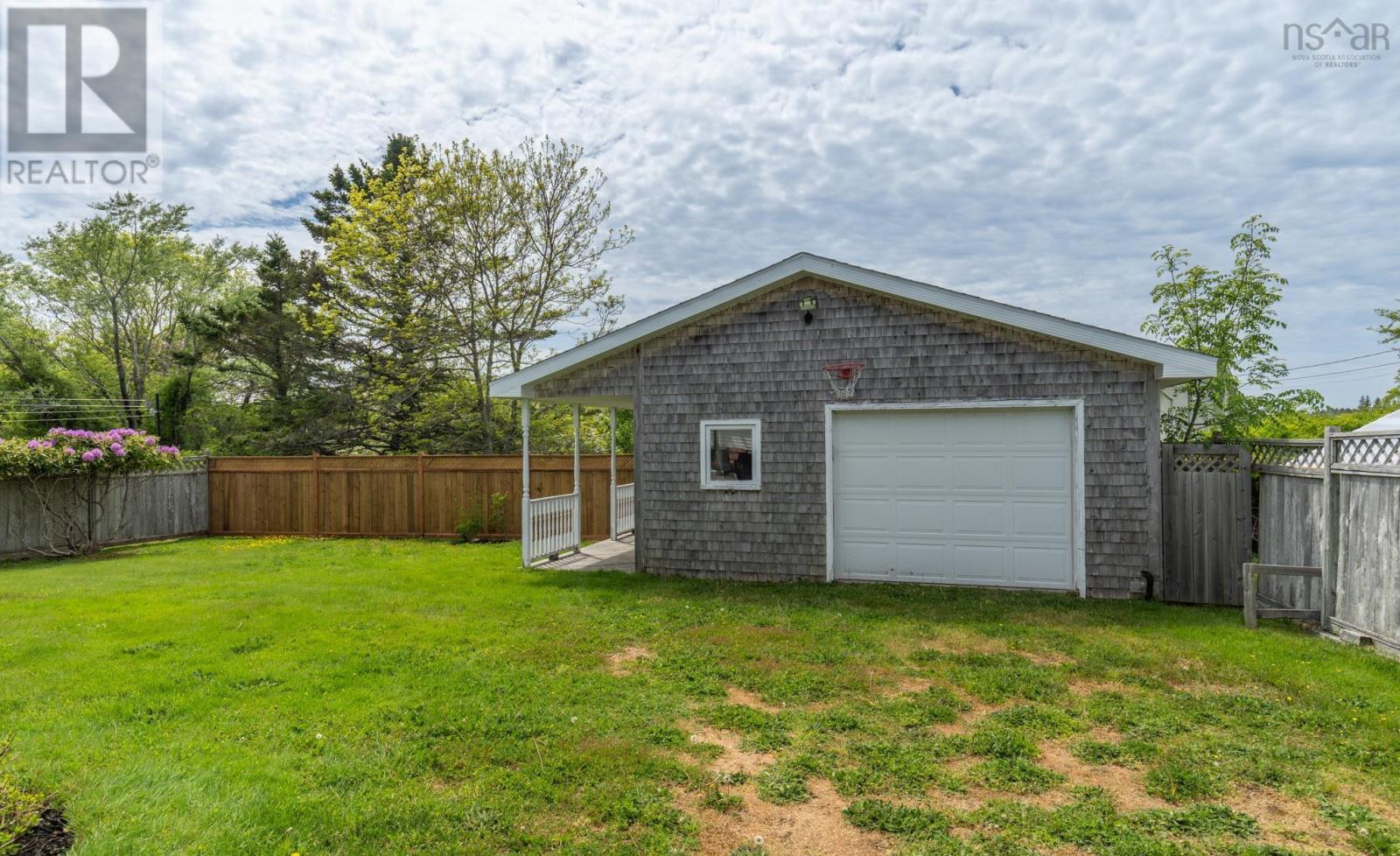 556 Brunswick Street, Yarmouth, Nova Scotia  B5A 4S8 - Photo 34 - 202614520